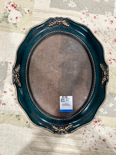 Victorian Style Oval Frame